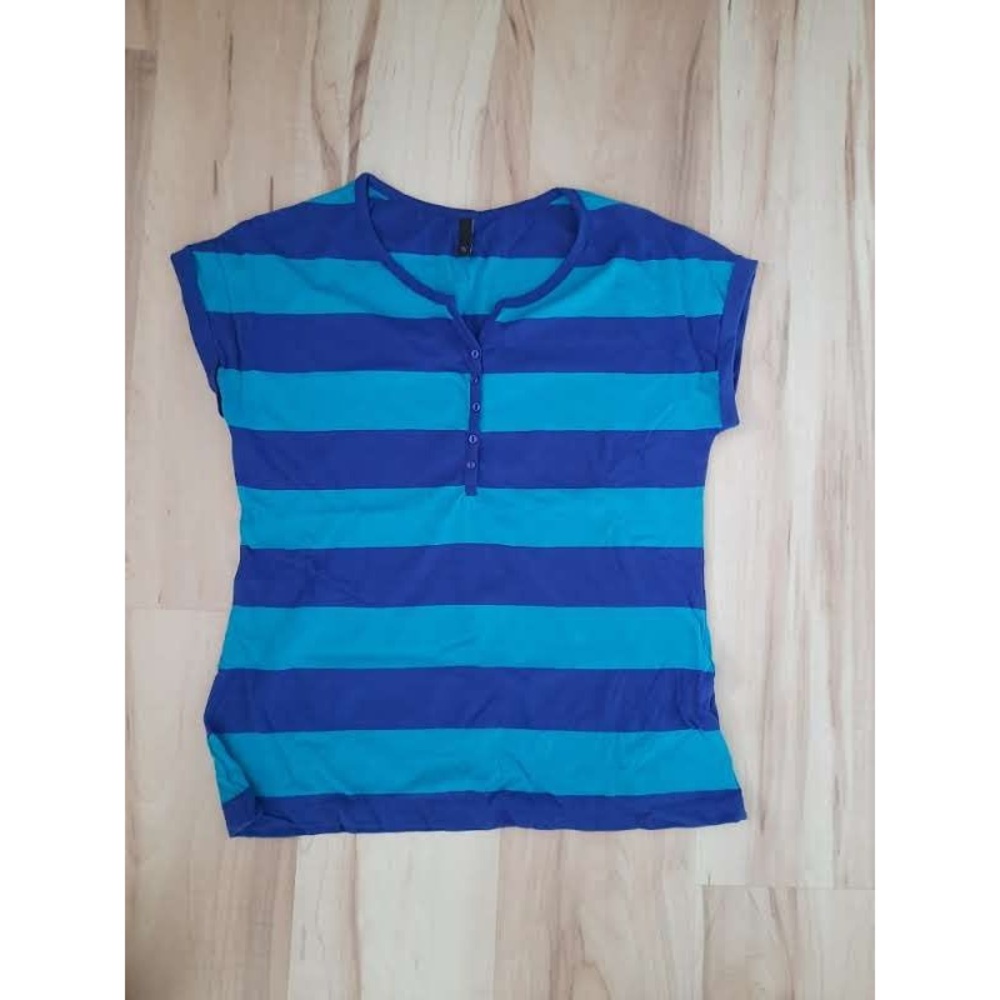 T-Shirt Women's Blue EUC striped